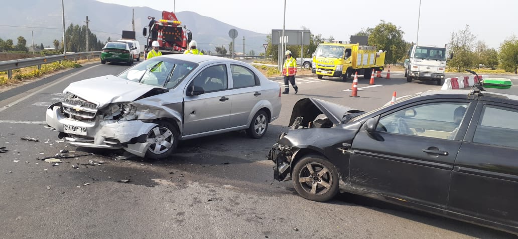 Quillota: Dos personas lesionadas dejó accidente vehicular en la Ruta 60 - El Observador