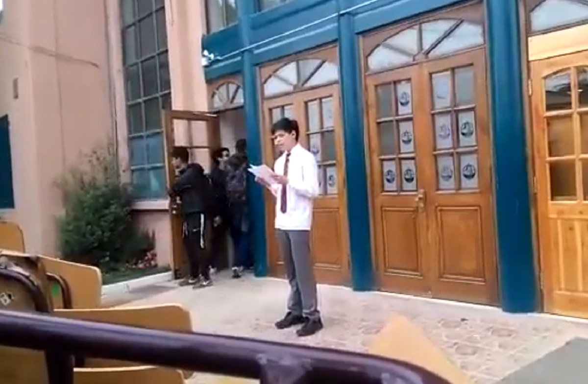 [VIDEO] Alumnos se tomaron el Colegio Liahona de Quilpué con fuerte emplazamiento a su rector - El Observador