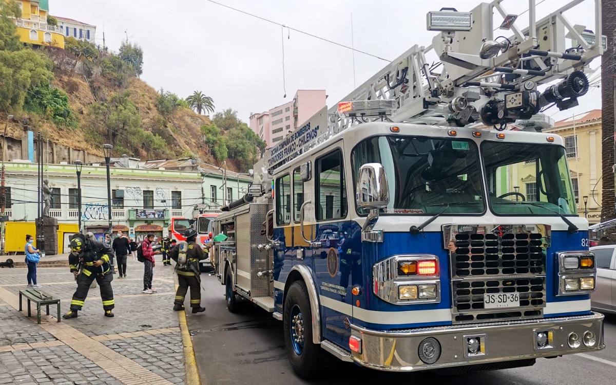 Bomberos Valparaíso recibió histórica subvención municipal de 100